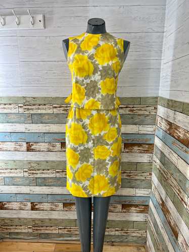 60’s Yellow & Beige Flower Print 2 Piece Non Slee… - image 1