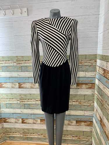 90s Asymmetrical Stripes With Solid Plead Skirt By