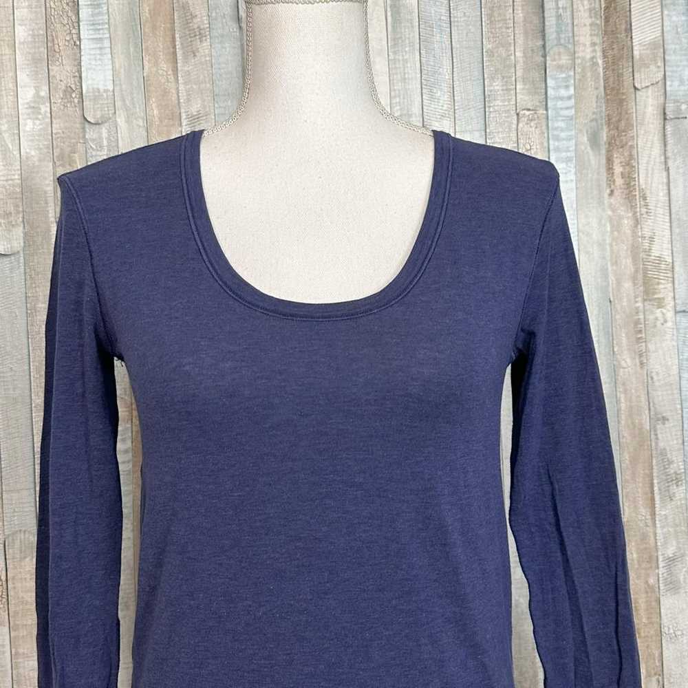 Lululemon T-shirt - image 5