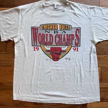 *RARE* Vintage Chicago Bulls 90's NBA Flames Long Sleeve Tee