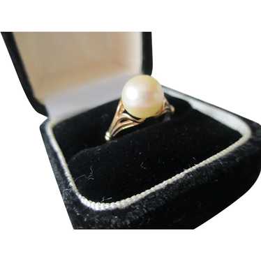 Gold 14 kt .Pearl Ring