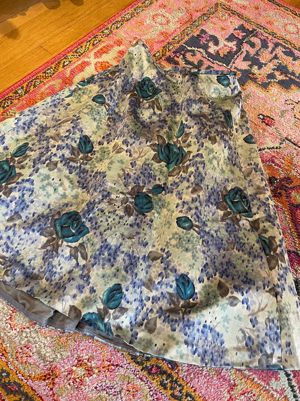1950's Silk Floral Skirt - image 3