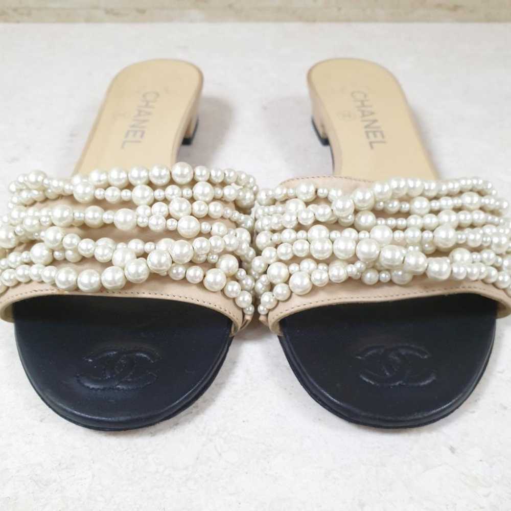 Chanel Leather flip flops - image 4