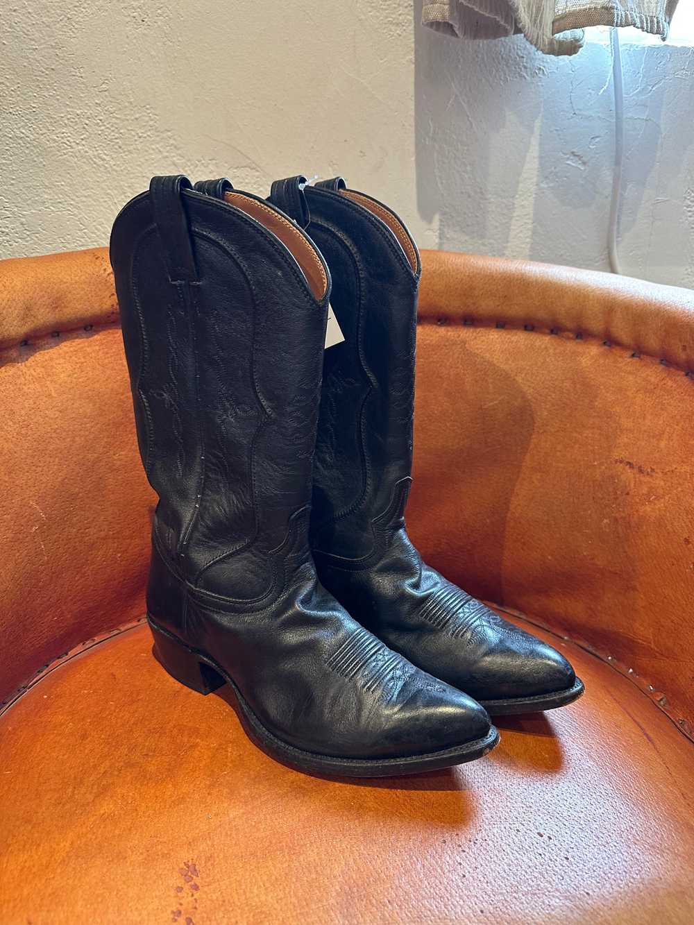 Beautiful Black Tony Lama Boots, Embossed and Sti… - image 2