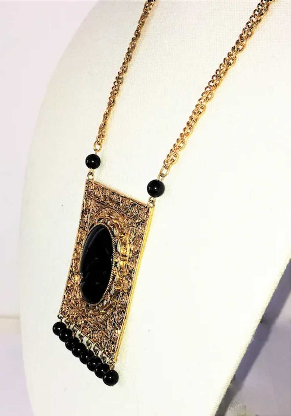 Vintage Necklace Ornate Black Cabochon Gold Plate… - image 4