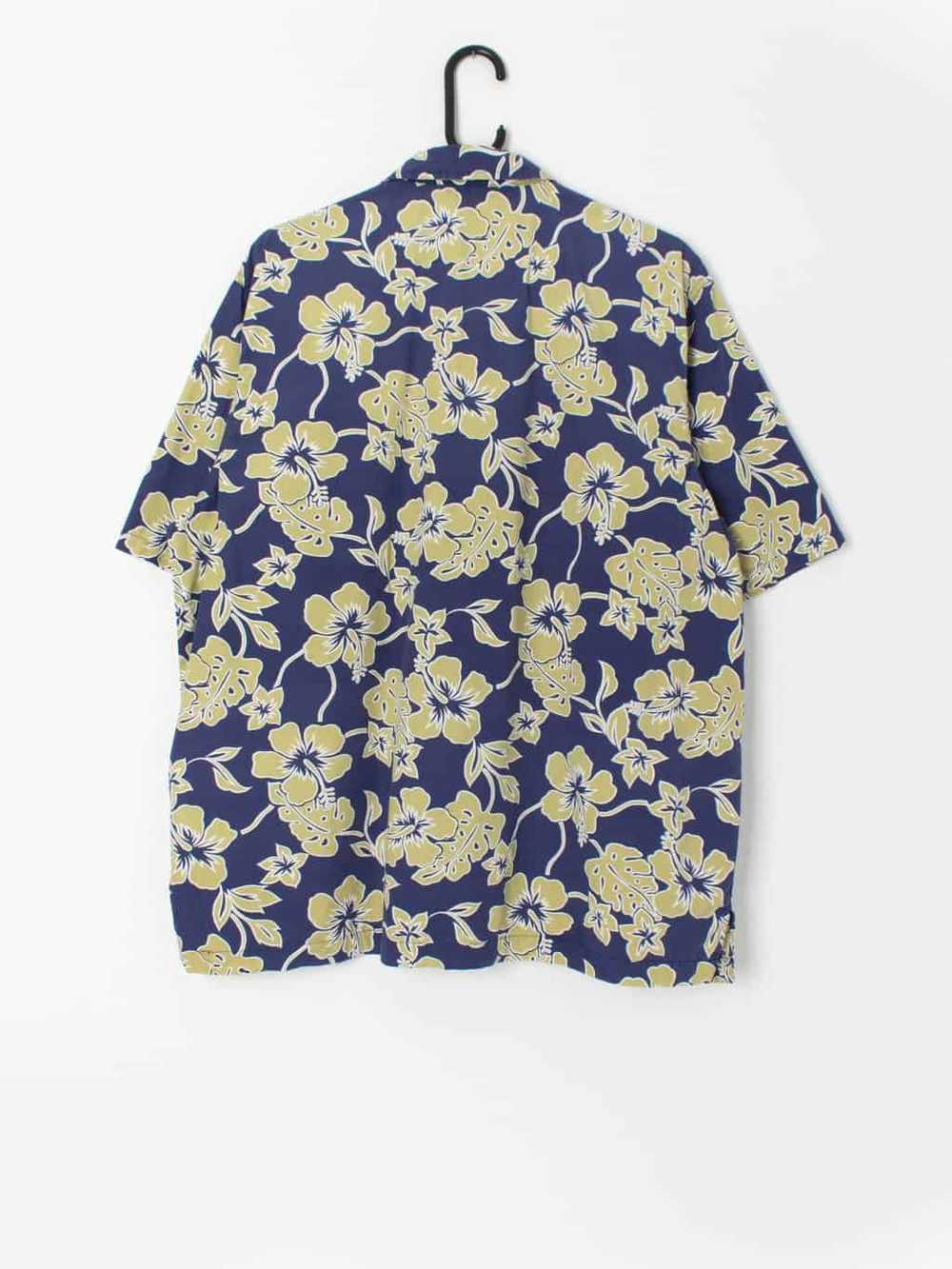 Mens vintage Quicksilver Hawaiian shirt, blue and… - image 3