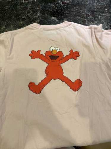 Kaws × Uniqlo Kaws x Uniqlo Elmo Tee