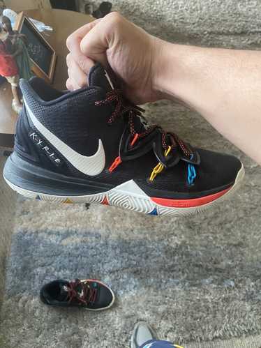 Friends sale basketball shoes