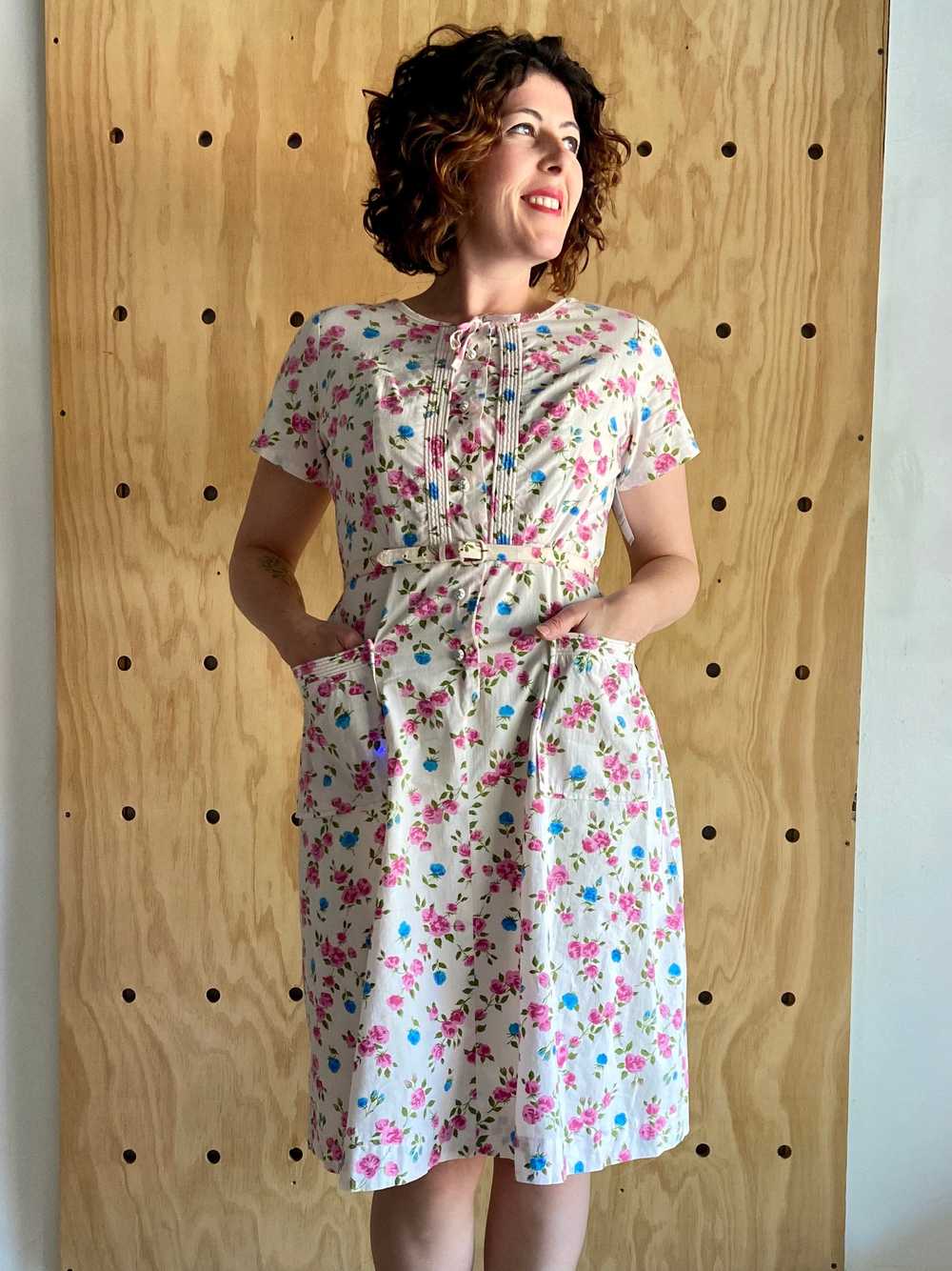 Early 1950s Pink & Blue Floral Print Dress (XL) - image 3