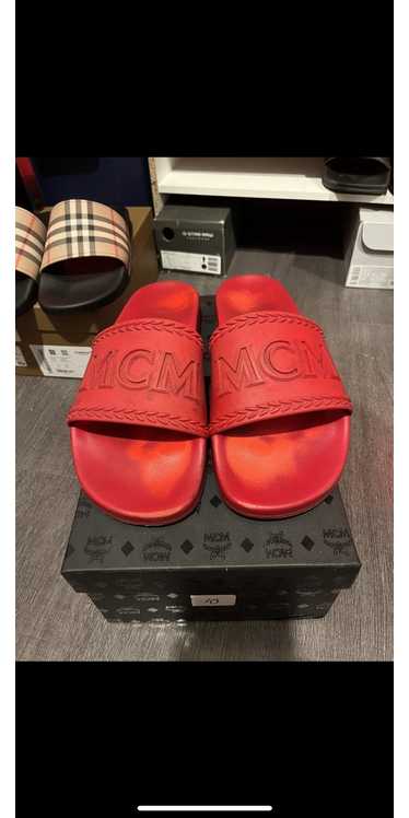 Red discount mcm slides