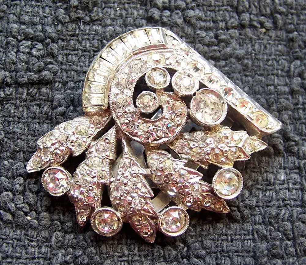 Art deco CORO single dress clip white metal clear… - image 6