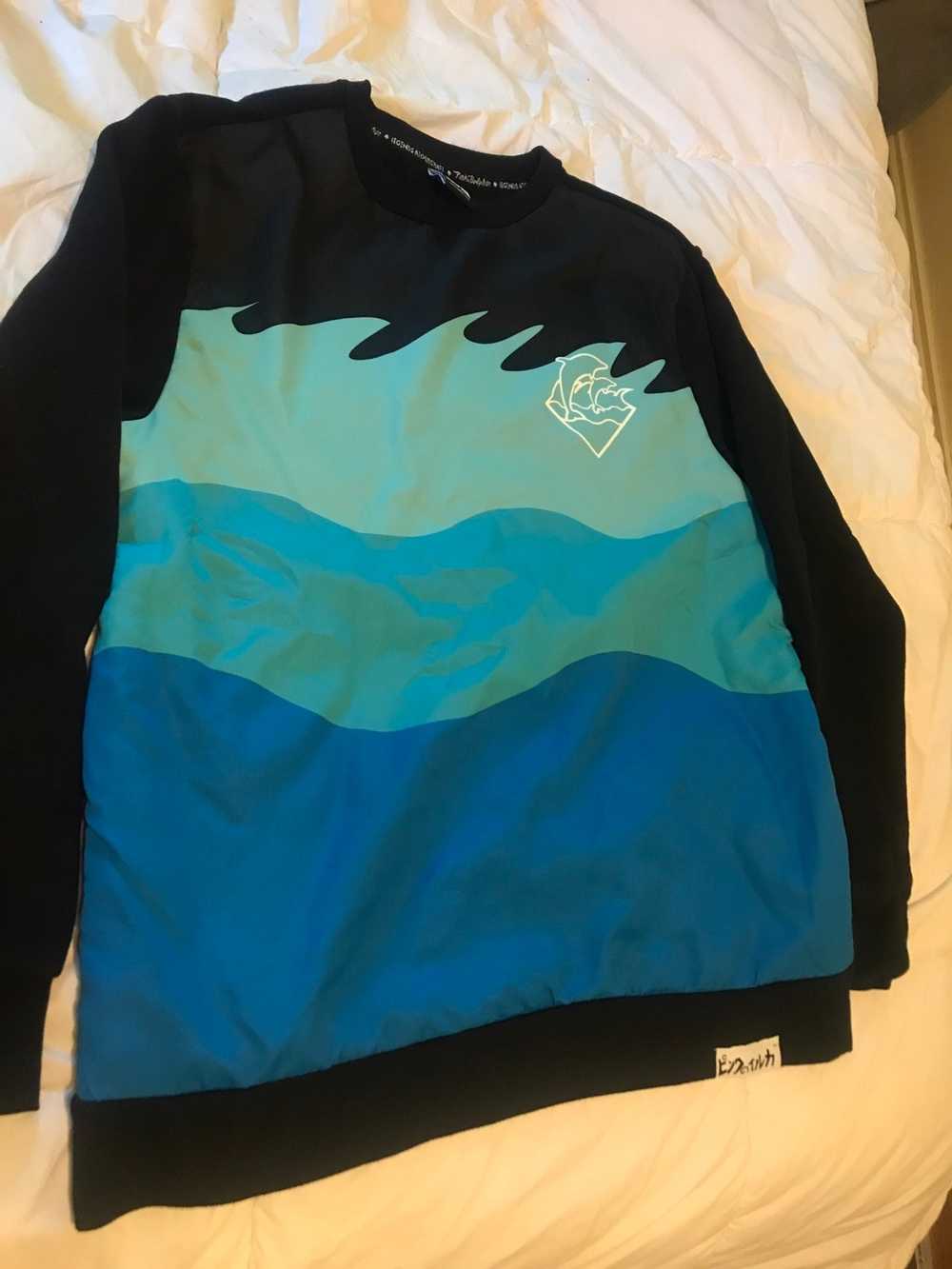 Pink Dolphin *RARE* Pink Dolphin Blue Wave Crewne… - image 1