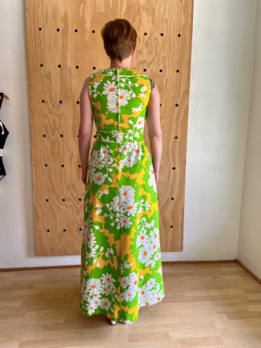 1960s Floral Tropical Maxi w/ Matching Belt (S/M) - image 1