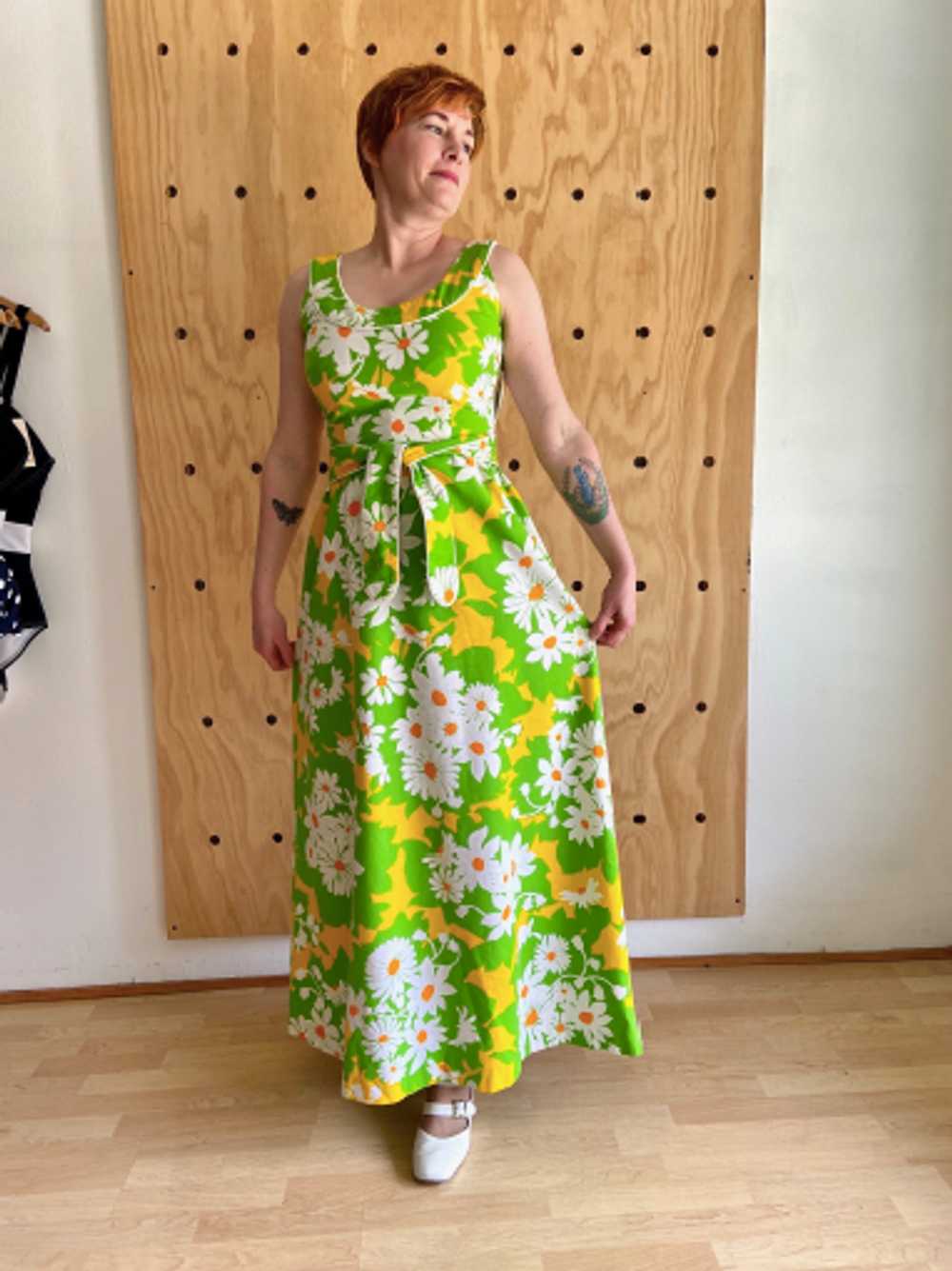 1960s Floral Tropical Maxi w/ Matching Belt (S/M) - image 3