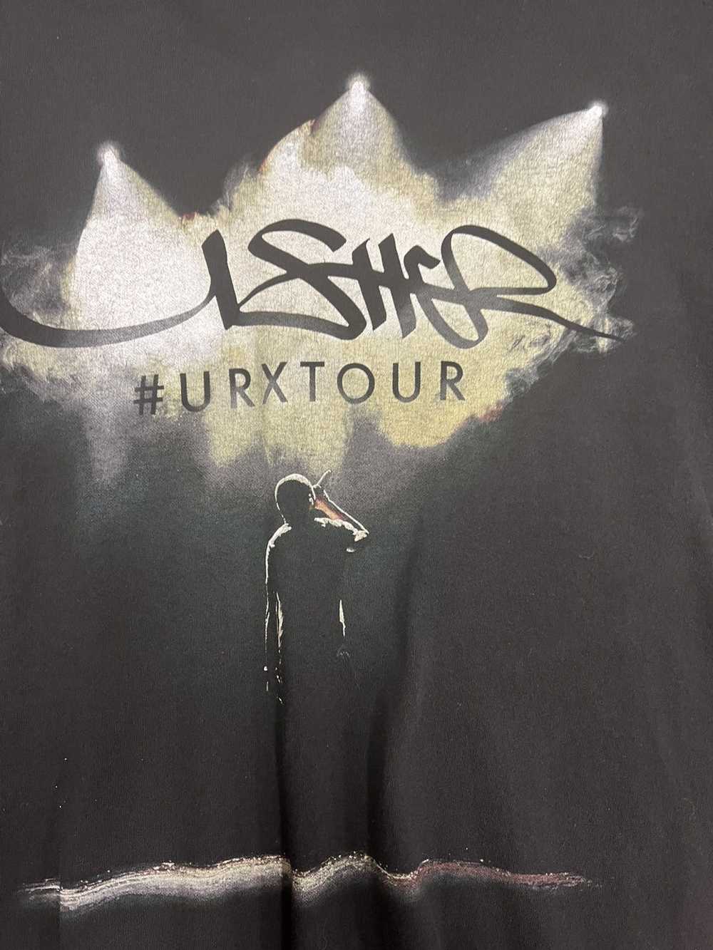 Band Tees × Vintage Vintage Usher URXTour Tshirt - image 1