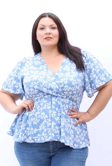 Bloomchic Surplice Blue Floral Blouse. Sizes 14, 1