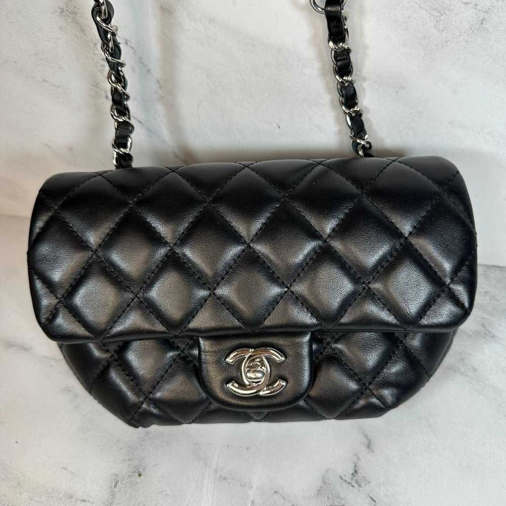 Chanel CHANEL black leather Bumbag Quilted Unifor… - image 2