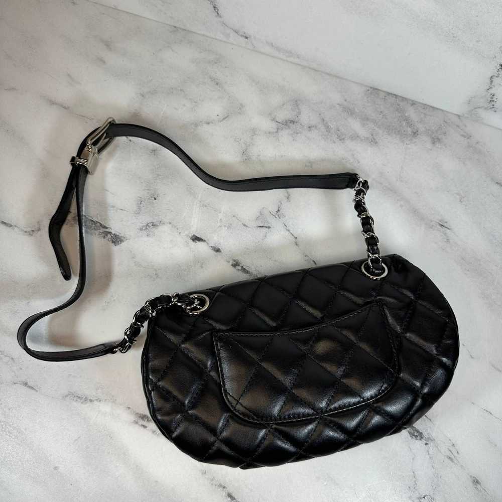 Chanel CHANEL black leather Bumbag Quilted Unifor… - image 3