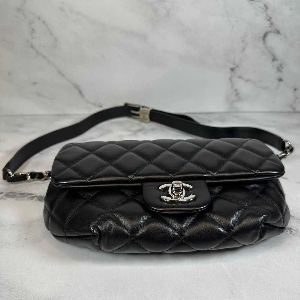 Chanel CHANEL black leather Bumbag Quilted Unifor… - image 6