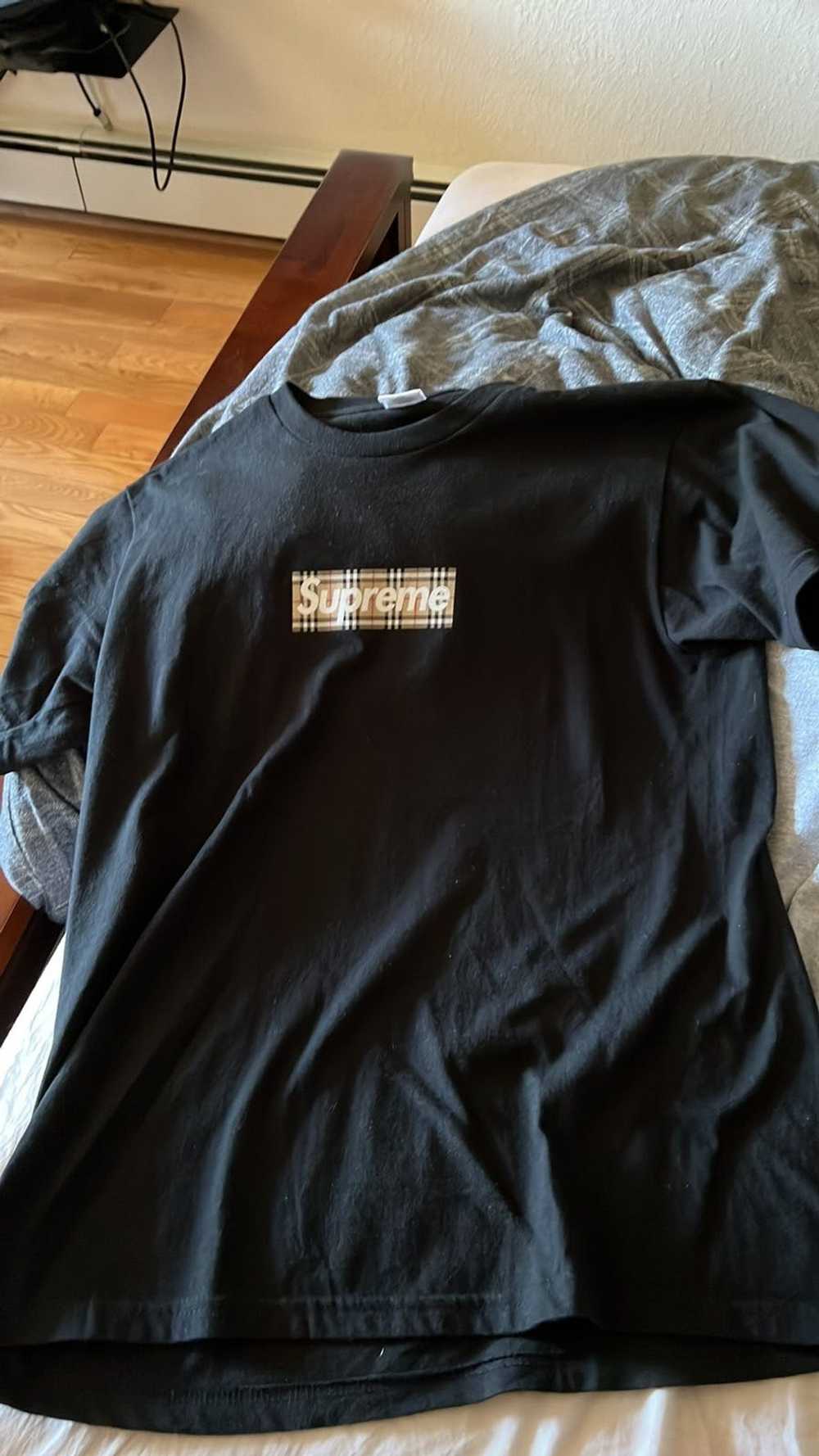 Supreme Burberry box logo size m - image 1