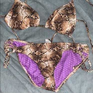 Guess Triangle Top Size Medium. Bottom Size Small - image 1