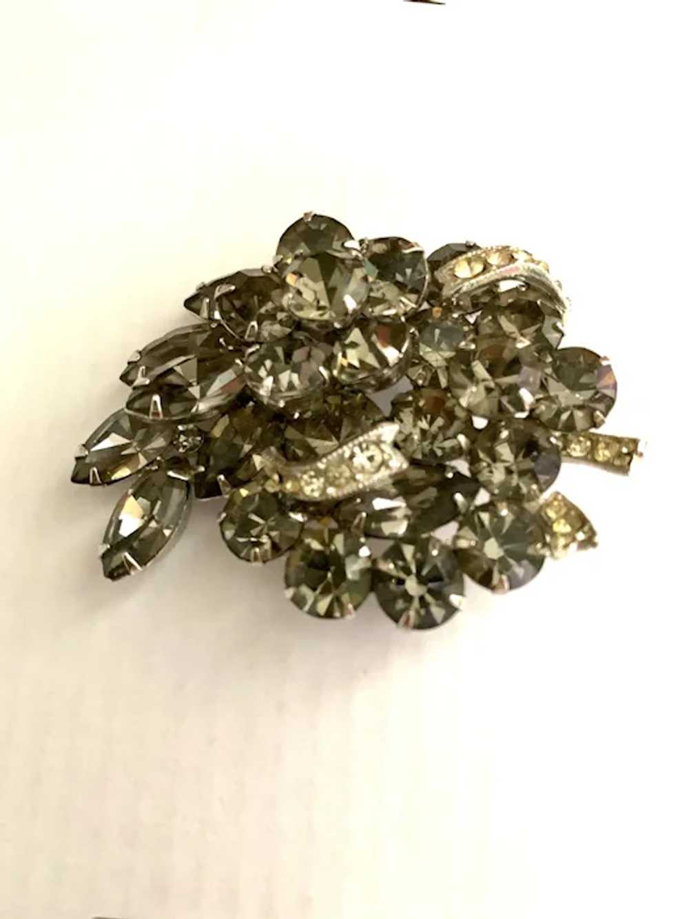 Vintage Weiss Smokey Rhinestones Brooch Pin - image 2