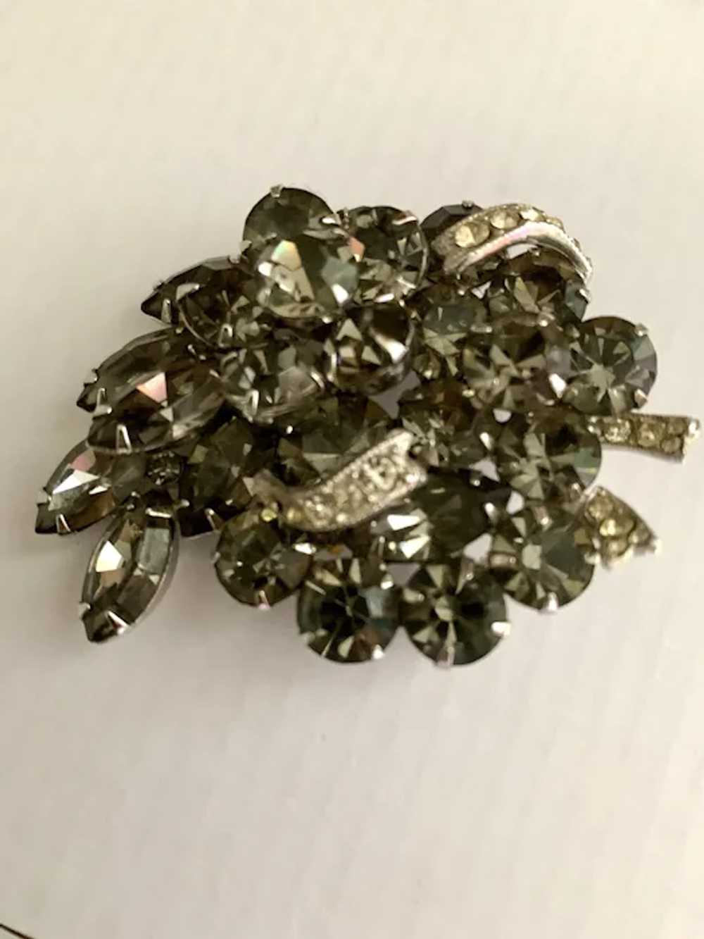 Vintage Weiss Smokey Rhinestones Brooch Pin - image 5