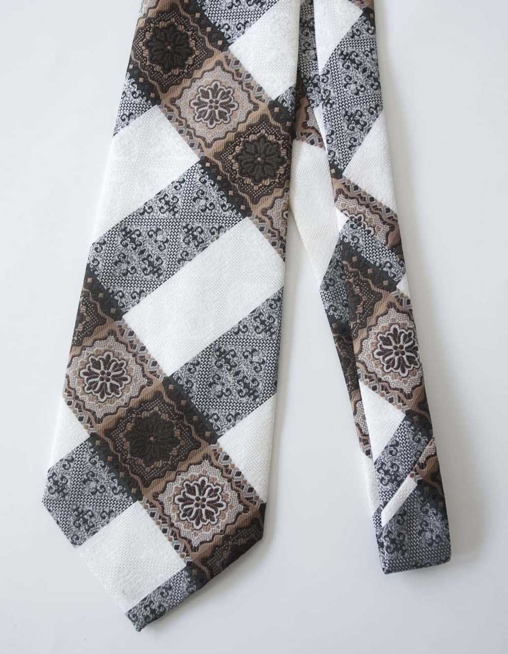 hardy amies bow tie