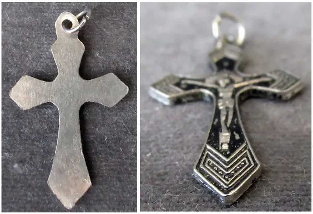 Small, Vintage Silvertone Crucifix Cross Necklace… - image 2