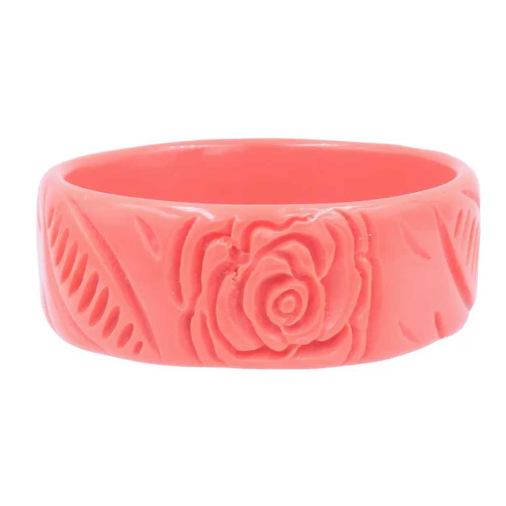 Bracelet Rose Carved Lucite Bangle - image 5