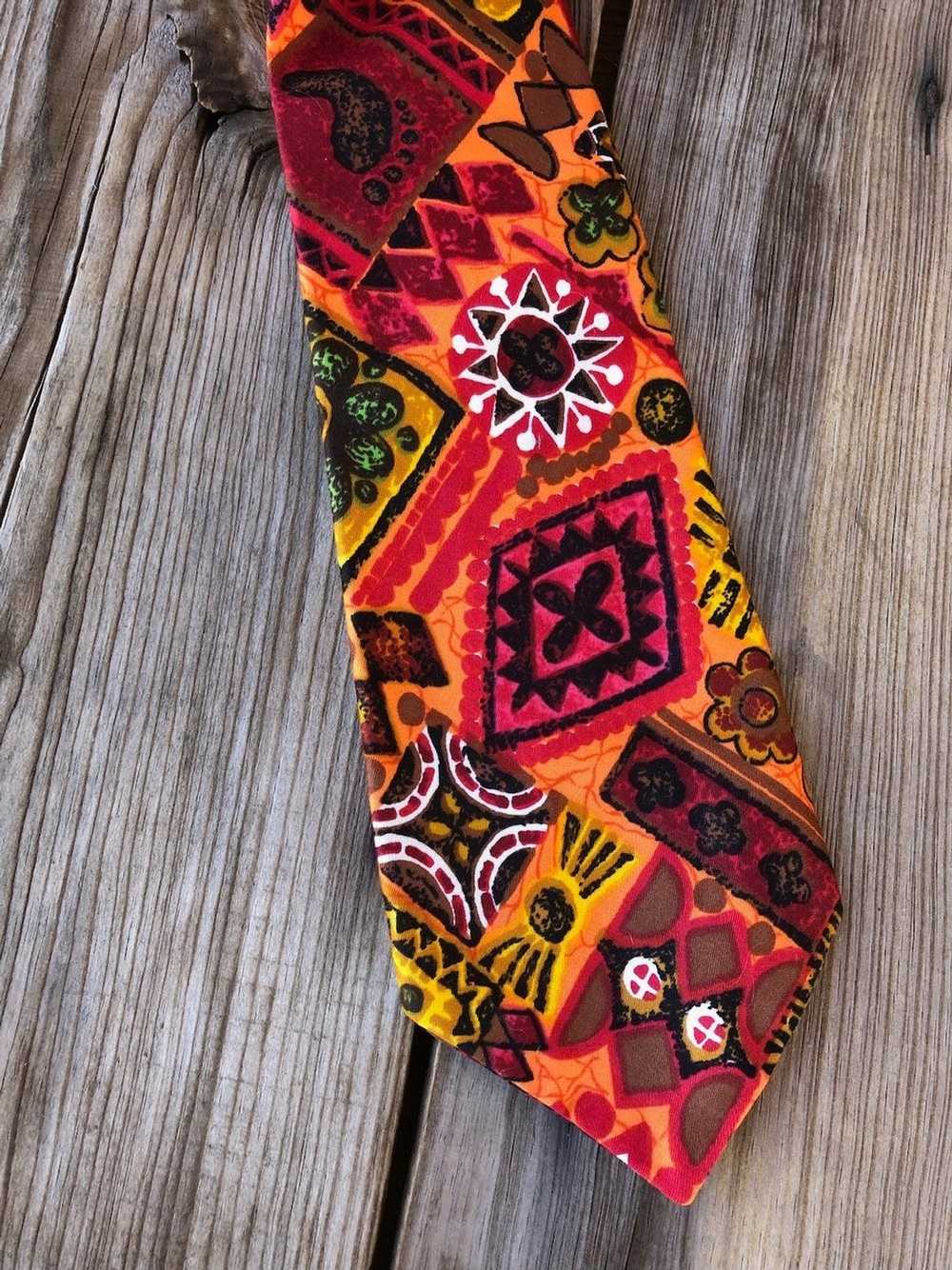 Vintage 1970s Wide Mod Tiki Necktie Tie - image 3