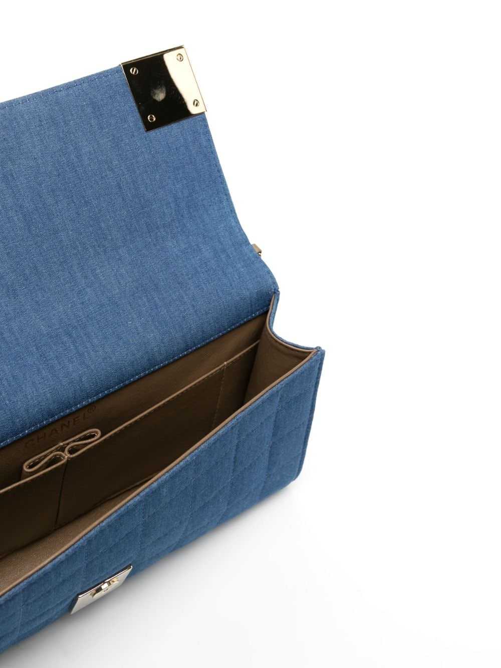 CHANEL Pre-Owned 2002 Choco Bar clutch bag - Blue - image 5