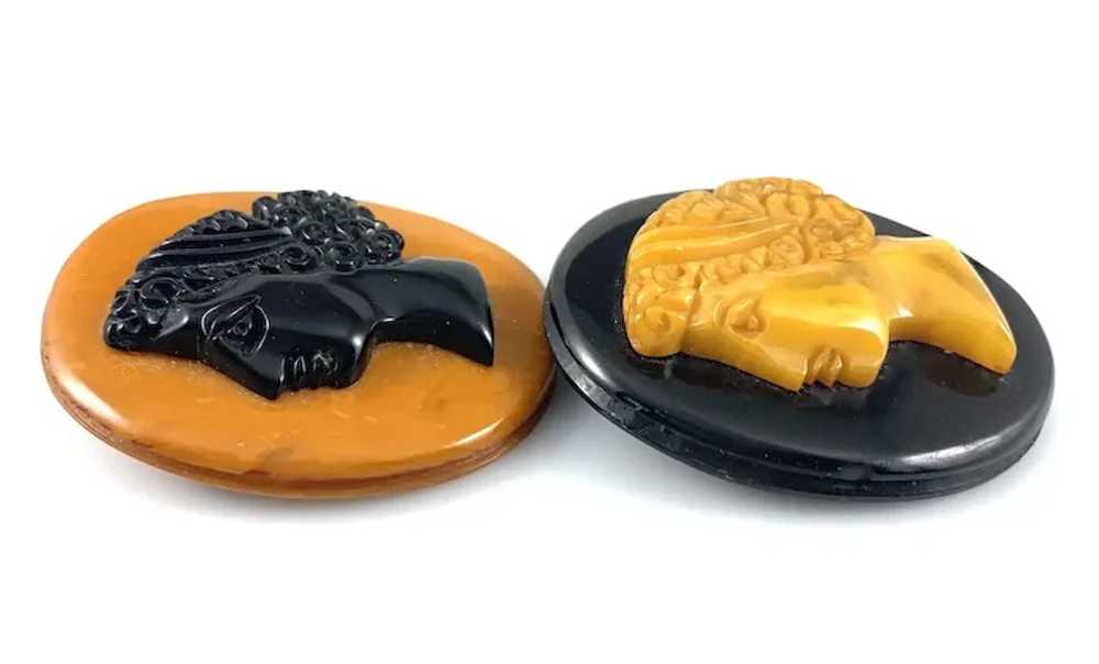 RARE Vintage 1930s Hand Carved Bakelite Two Tone … - image 6