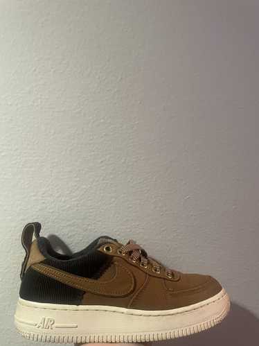 Carhartt × Nike Carhartt tan, orange air forces si