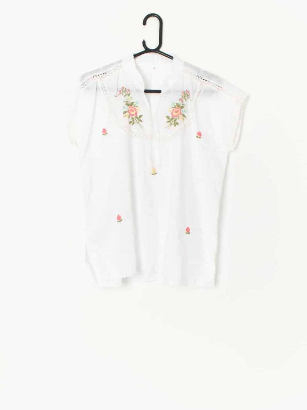70s vintage boho top, white with stunning floral … - image 1
