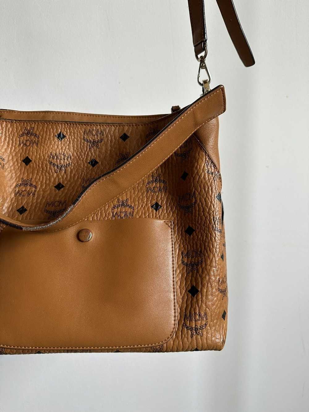 Luxury × MCM Mcm Visetos Large Klara Hobo Cognac … - image 4