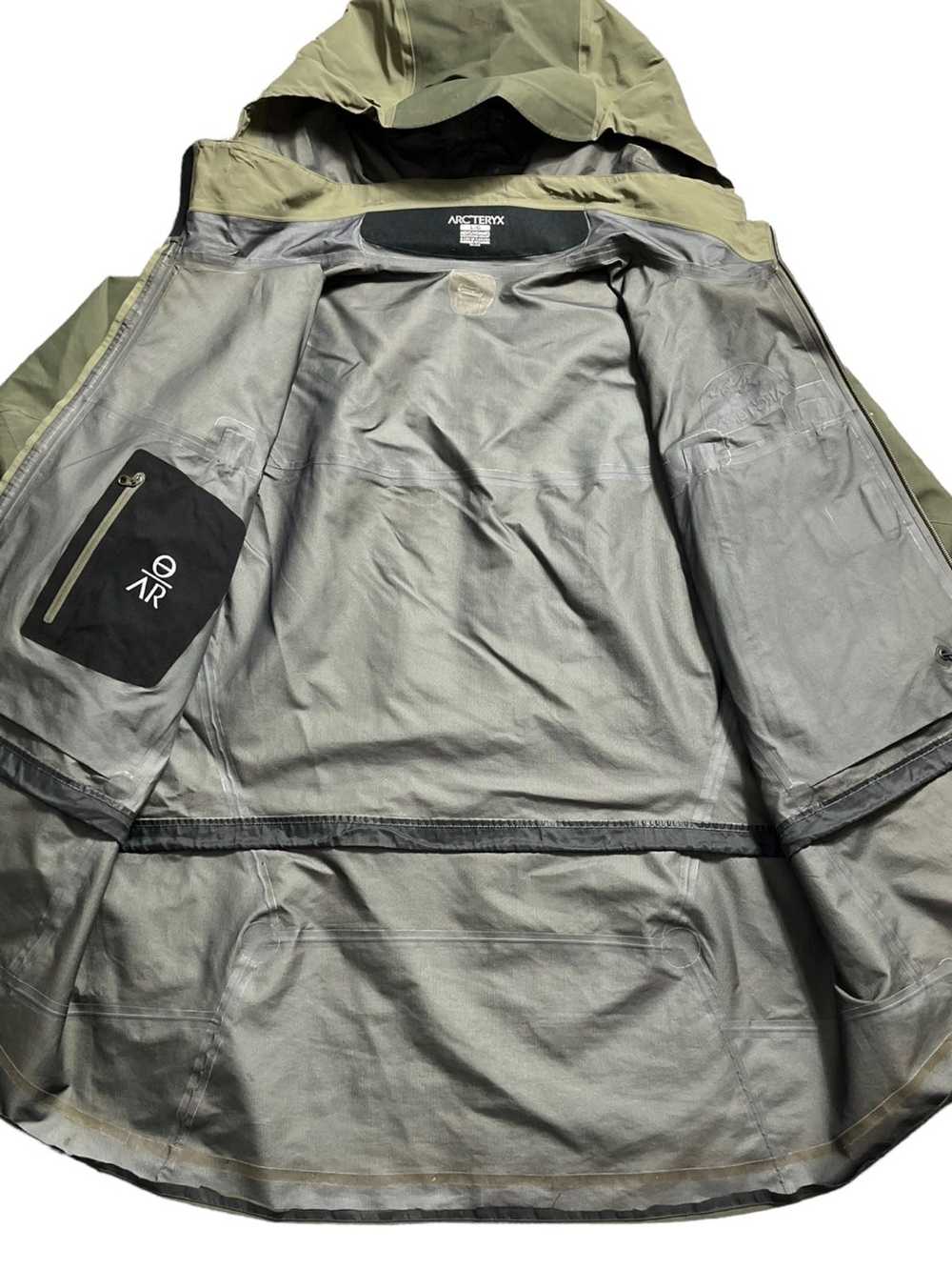 Arc'Teryx × Goretex 2009 Arc'teryx Theta AR Gore … - image 3