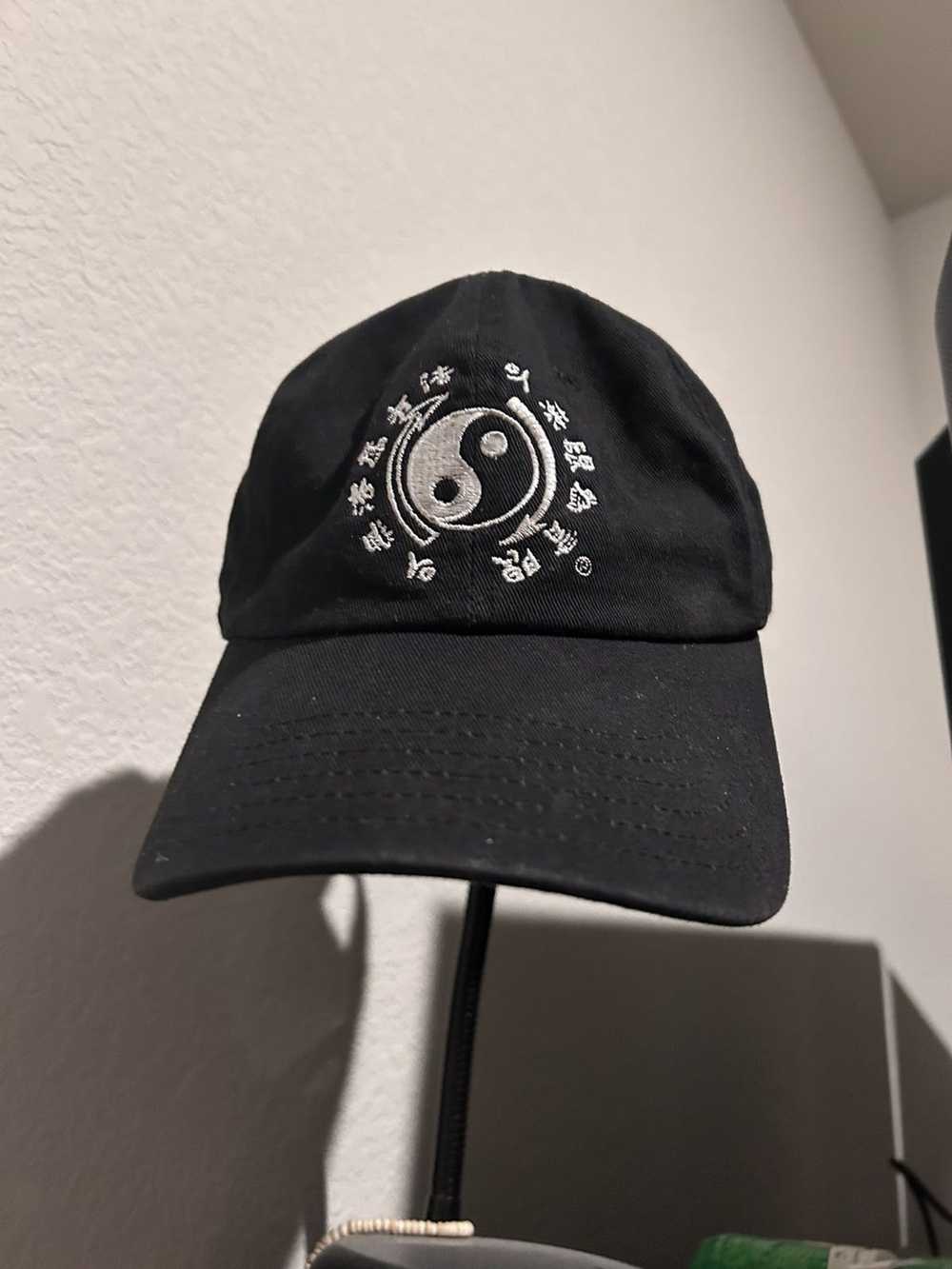 Bruce Lee × Dgk DGK x Bruce Lee Yin and Yang hat - Gem