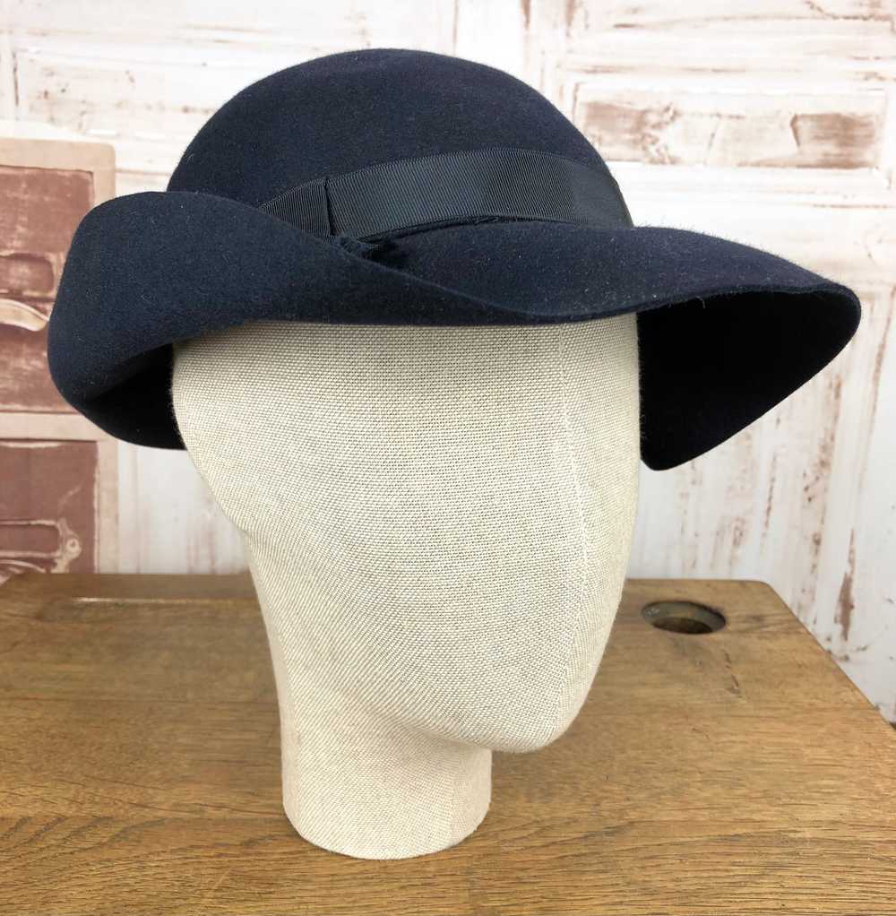 Classic Original 1930s Vintage Navy Blue Felt Hat - image 4