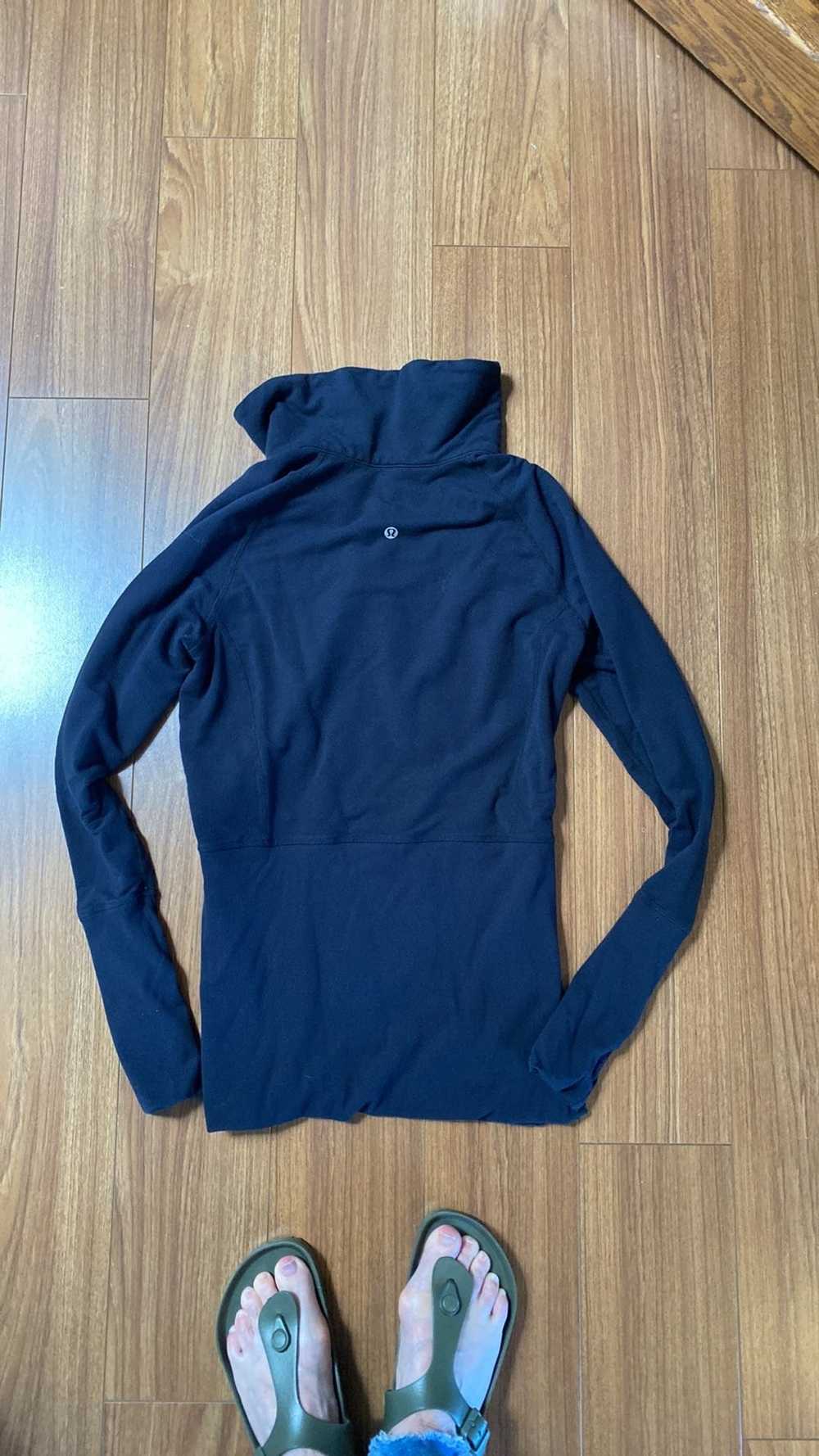 Lululemon Lululemon Zip Front Sweatshirt - image 7