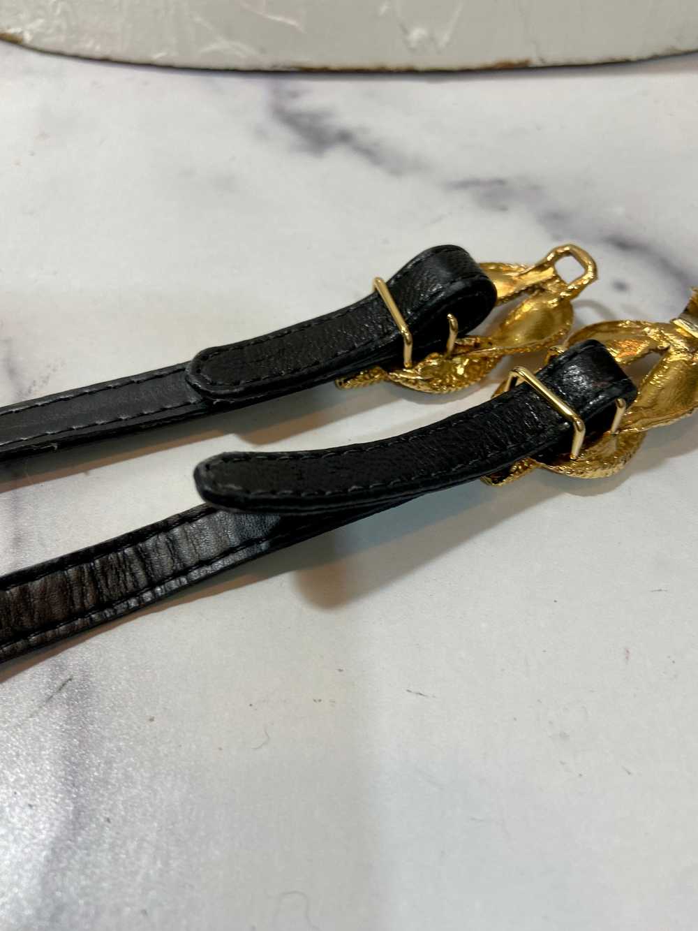 Vintage skinny gold tone black belt - image 4