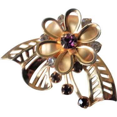 PRETTY Vintage Floral Brooch, Glass Stones and Op… - image 1