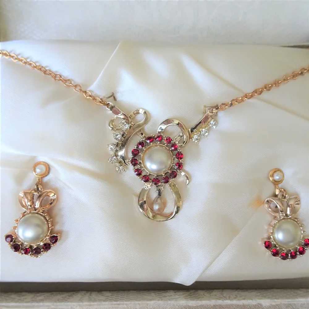 BEAUTIFUL Boxed Vintage Necklace and Drop Earring… - image 2