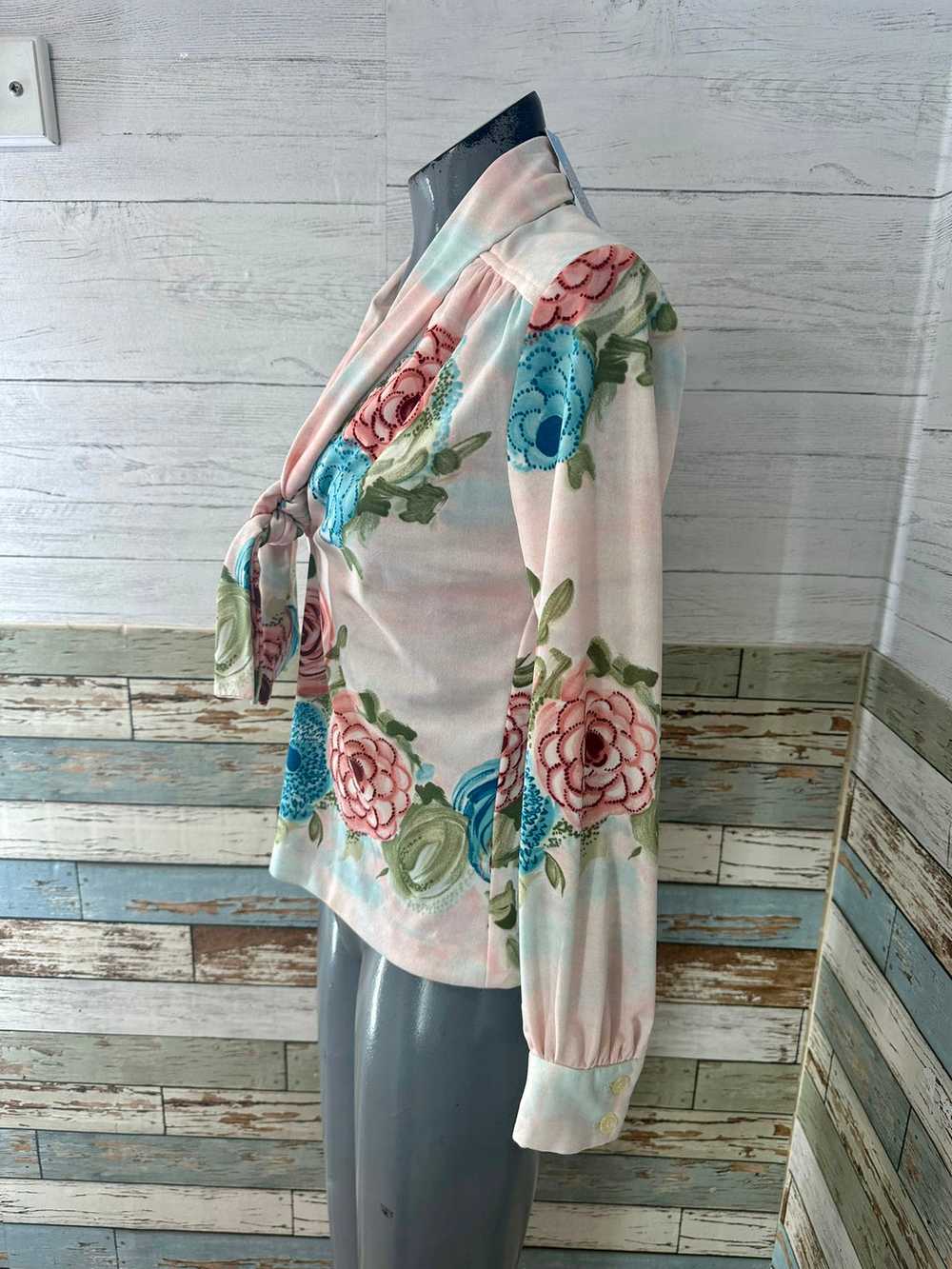 70’s Pink Multicolor Flower Print Blouse With Bow - image 4
