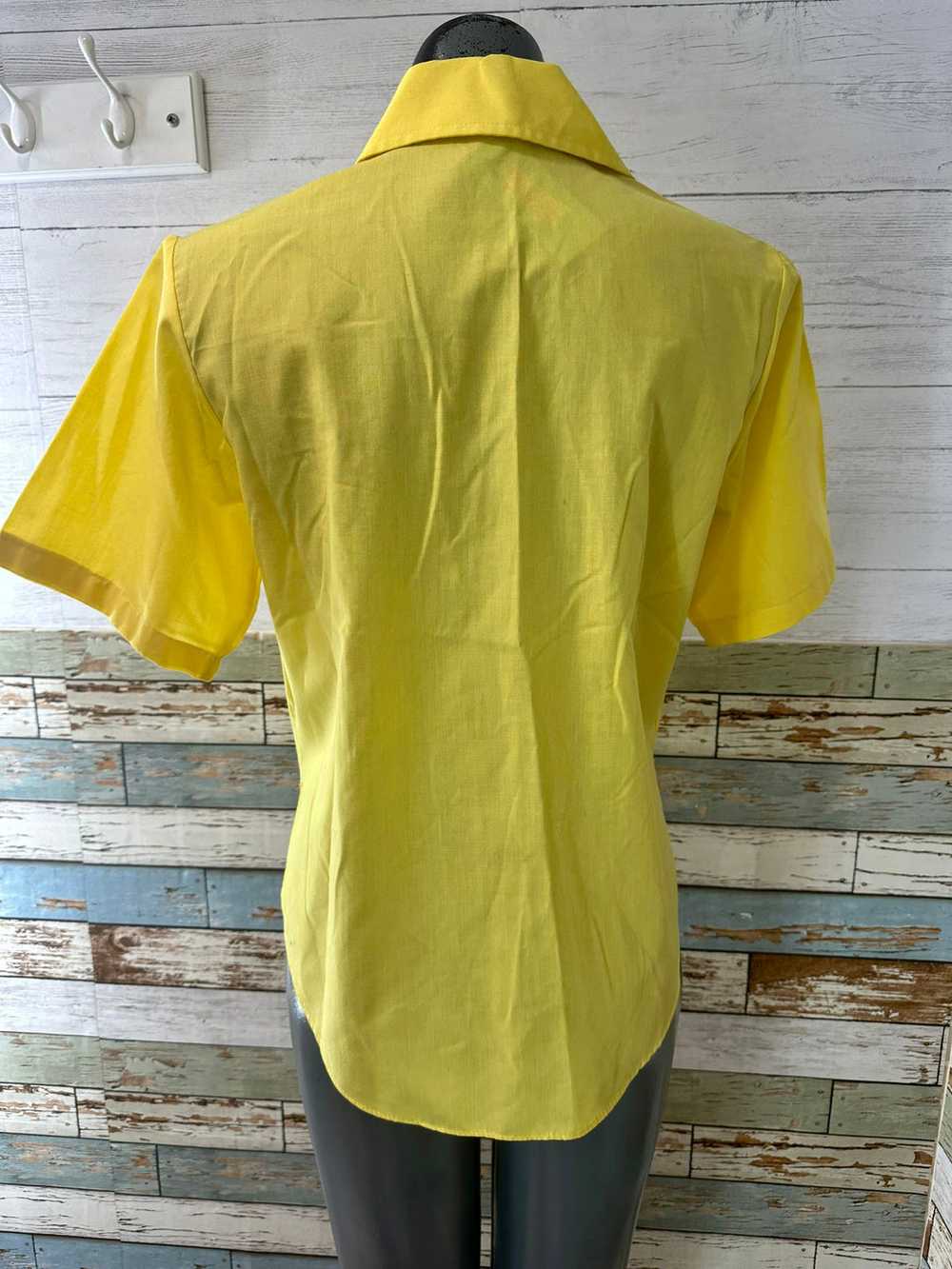 70’s Yellow Short Sleeve Shirt With Panels - image 5