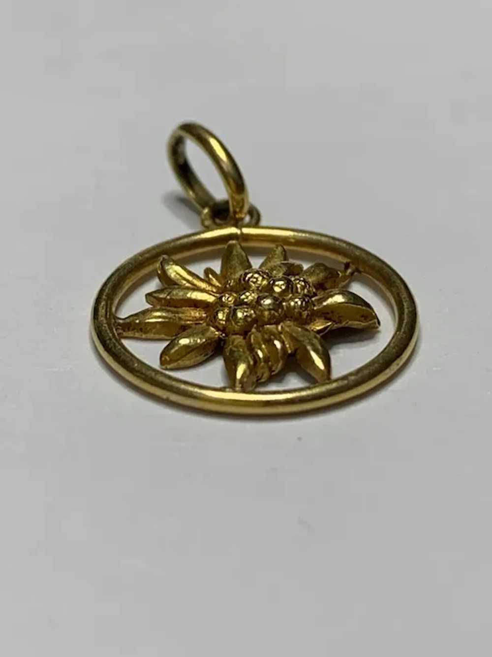 French 18 K gold Edelweiss flower Pendant - image 2