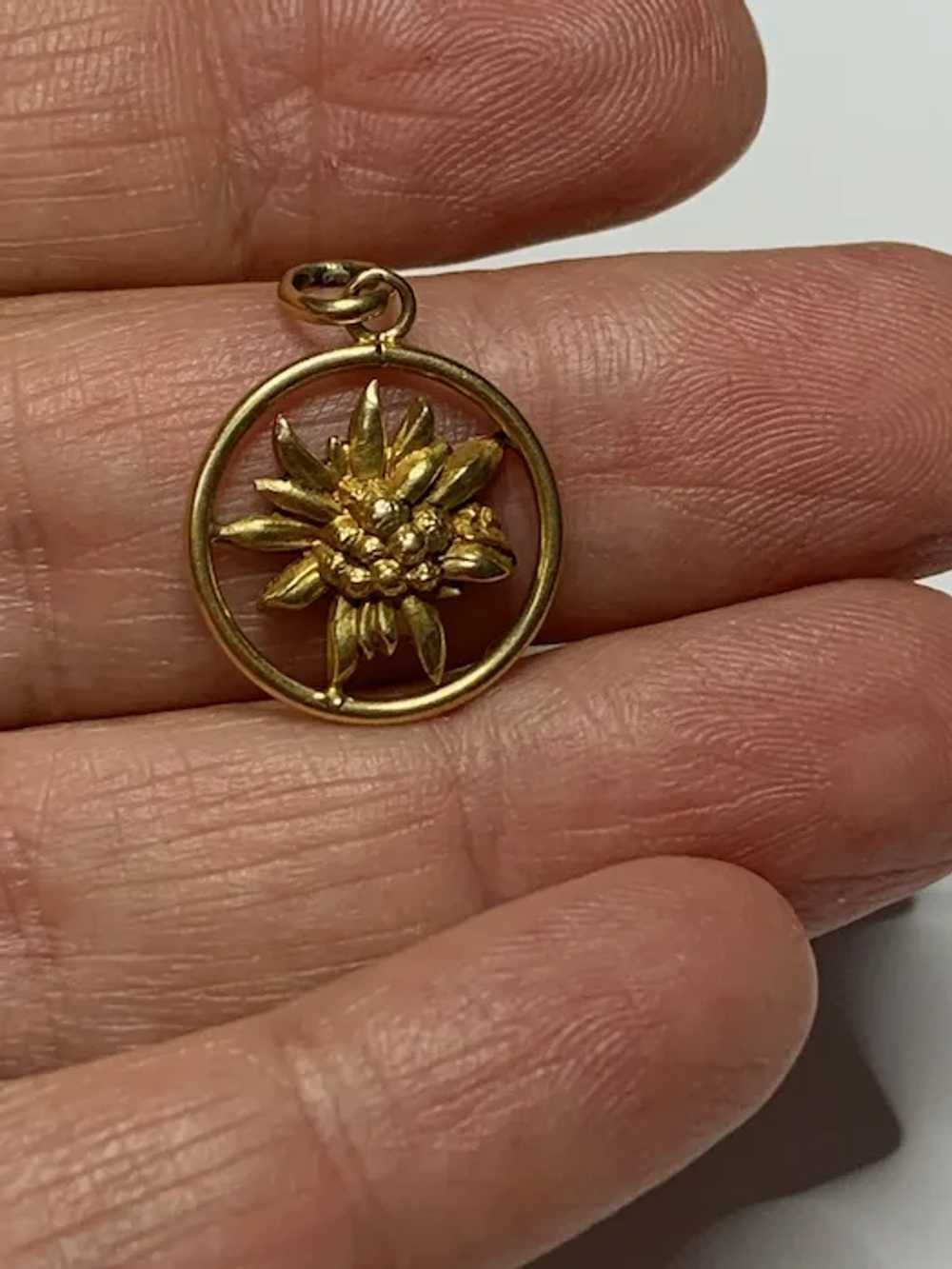 French 18 K gold Edelweiss flower Pendant - image 5