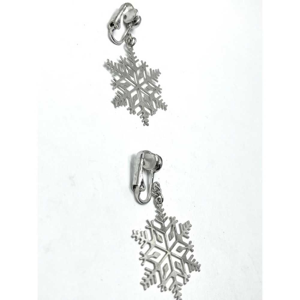 Vintage Vintage Avon Snowflake Earrings - image 4