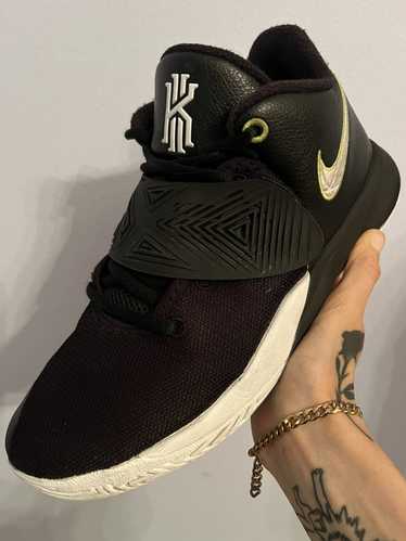 Nike × Streetwear Kyrie Flytrap 3 GS ‘Black Volt’