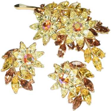 Signed Crown Trifari Fall Rhinestone Floral Flowe… - image 1